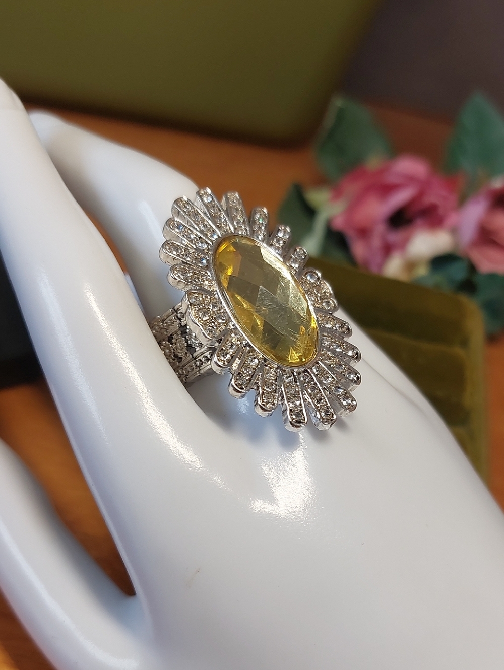Oval Glass Yellow Stone Crystal Stretch Ring Statement